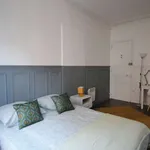 Rent a room in paris