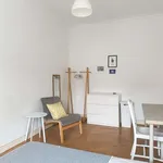 Rent a room of 70 m² in lisbon