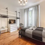 Rent 1 bedroom apartment of 65 m² in Florence