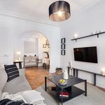 Maison de 530 m² avec 1 chambre(s) en location à Paris