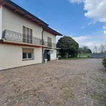 Rent 5 bedroom house of 272 m² in Longare