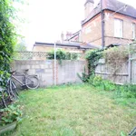 Rent 2 bedroom flat in London