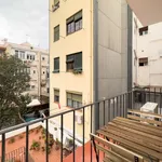 Rent 4 bedroom apartment of 70 m² in Barcelona