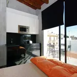 Rent 2 bedroom apartment of 646 m² in Valencia