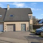 Huur 4 slaapkamer huis van 405 m² in Berlare