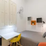 Rent a room of 200 m² in Barcelona