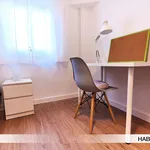 Rent a room of 85 m² in Sevilla