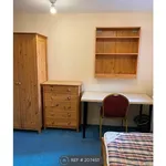 Rent 4 bedroom flat in Yorkshire And The Humber