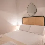 Rent 4 bedroom apartment of 35 m² in Madrid