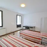 Rent 4 bedroom apartment of 70 m² in Venezia