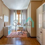 Rent 4 bedroom apartment of 146 m² in Oviedo