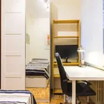 Rent a room of 120 m² in madrid