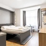 Rent 1 bedroom apartment of 30 m² in Prague