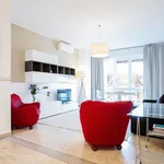 Rent 6 bedroom apartment of 140 m² in Milan