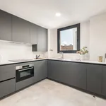 Rent 4 bedroom apartment of 93 m² in Madrid