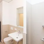 Miete 5 Schlafzimmer wohnung von 14 m² in Frankfurt