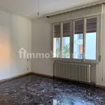 Rent 5 bedroom apartment of 95 m² in Modena