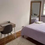 Rent a room of 60 m² in Lisbon