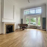 Maison de 600 m² avec 7 chambre(s) en location à Brussel