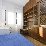 Rent a room of 140 m² in madrid