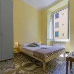 Rent 3 bedroom apartment in genoa