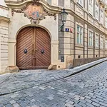 Pronajměte si 3 ložnic/e byt o rozloze 118 m² v Prague