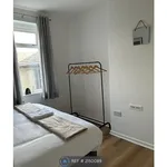 Rent 3 bedroom house in Wales