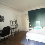 Rent 4 bedroom apartment in Paris