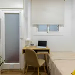 Rent a room of 61 m² in Barcelona