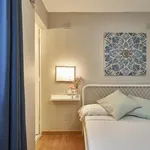 Rent 2 bedroom apartment of 35 m² in Barcelona