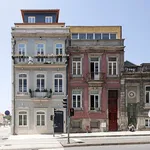 Rent 2 bedroom apartment of 60 m² in Porto