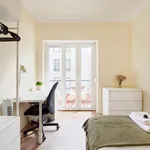 Rent 4 bedroom apartment in Lisbon