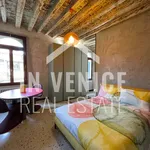 Rent 4 bedroom apartment of 97 m² in Venice