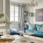 Rent 1 bedroom apartment of 689 m² in Paris