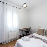 Rent a room of 99 m² in madrid