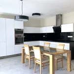 Pronajměte si 1 ložnic/e dům o rozloze 90 m² v Brno