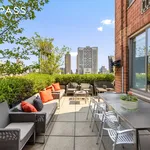 Rent 4 bedroom apartment of 269 m² in New York City