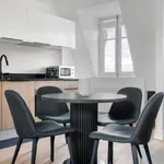 Rent 1 bedroom apartment of 542 m² in Paris