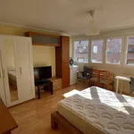 Rent a room of 90 m² in zaragoza