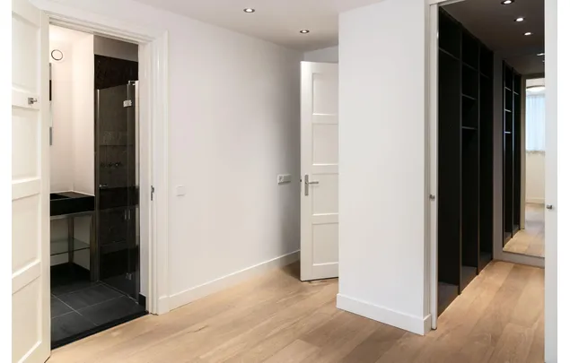 Huur 7 slaapkamer appartement van 240 m² in Museumkwartier