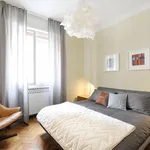 Rent 3 bedroom apartment in Bologna