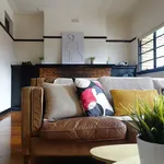 Rent 2 bedroom apartment in Melbourne