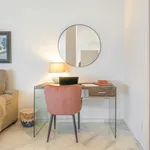 Rent 1 bedroom apartment of 470 m² in Málaga