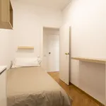 Rent 6 bedroom apartment of 118 m² in Barcelona