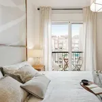 Rent 3 bedroom apartment in barcelona