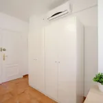 Rent a room of 120 m² in valencia