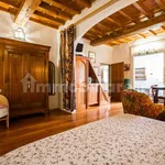 Rent 1 bedroom apartment of 40 m² in Florence