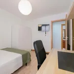 Rent a room of 77 m² in Valladolid