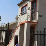 Rent 1 bedroom apartment of 40 m² in Pretoria