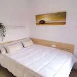 Rent a room of 100 m² in granada